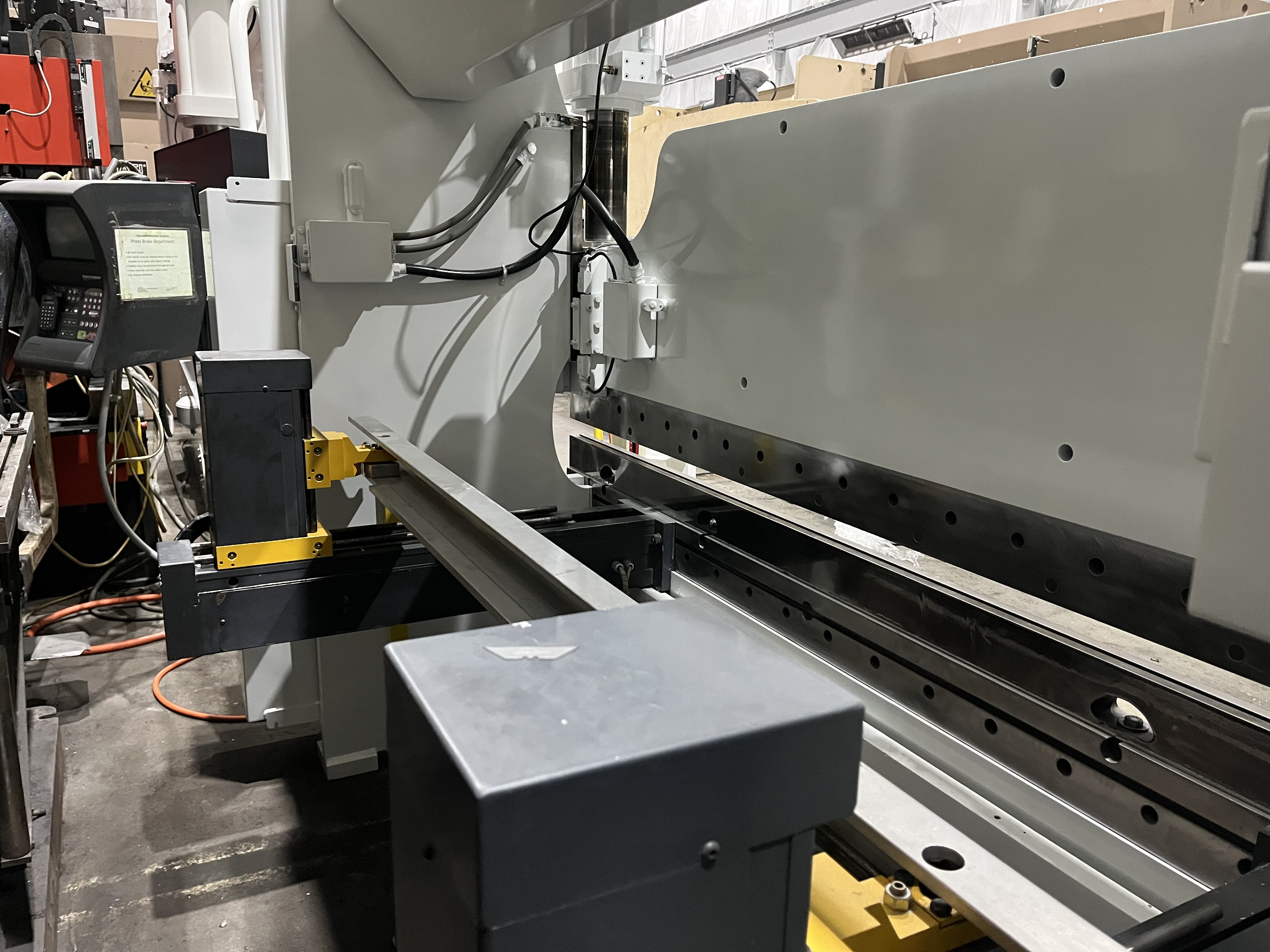 90 Ton X 10’  Cincinnati 90 FMII Hydraulic Press Brake